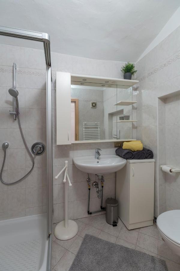 Albergo Diffuso Ela Living - Apartment Bellepoque Еня Екстериор снимка